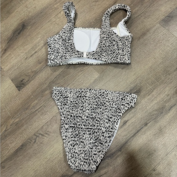 NWOT Pink Lily High-Waisted Bikini Set - Picture 3 of 5